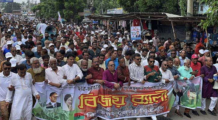 ঝিনাইদহে জুলাই গণঅভ্যুত্থানের বিজয় শোভাযাত্রায় জনতার ঢল